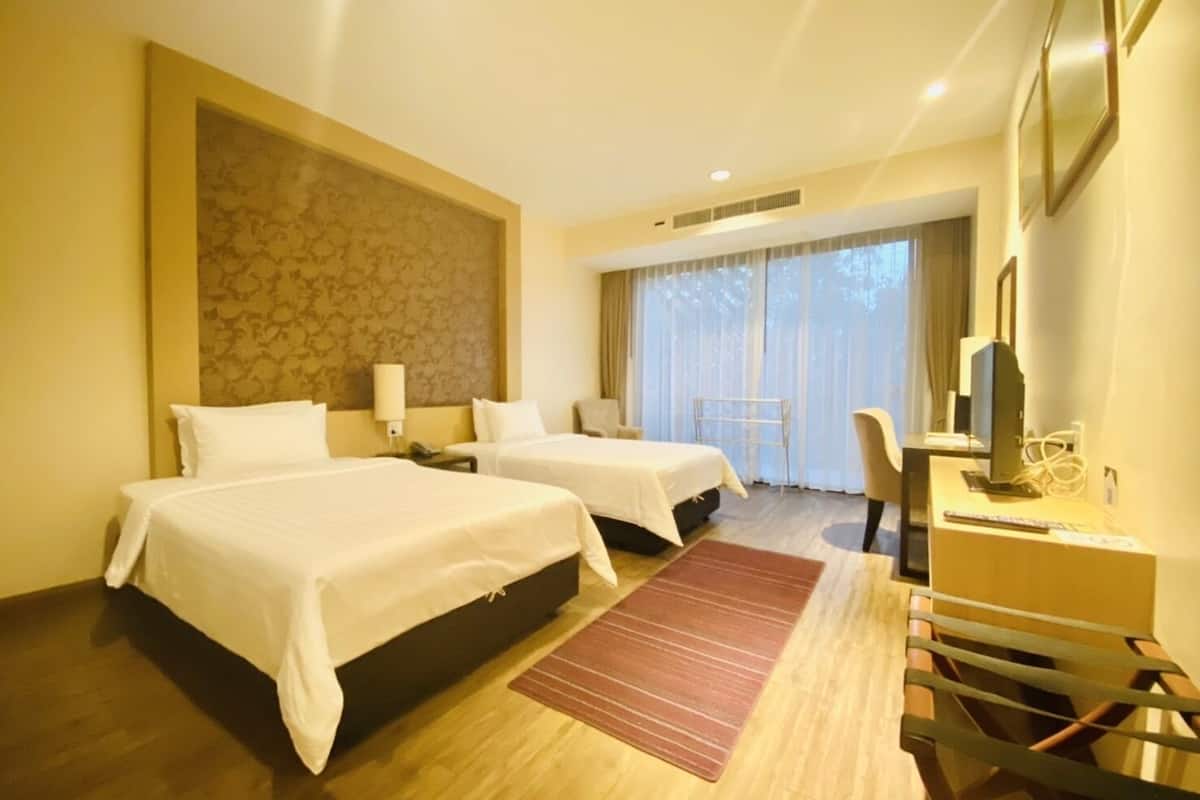 superior room | 1 bedroom, premium bedding, minibar, in-room safe
