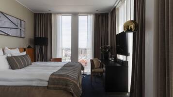 Hypo-allergenic bedding available, minibar, in-room safe, desk