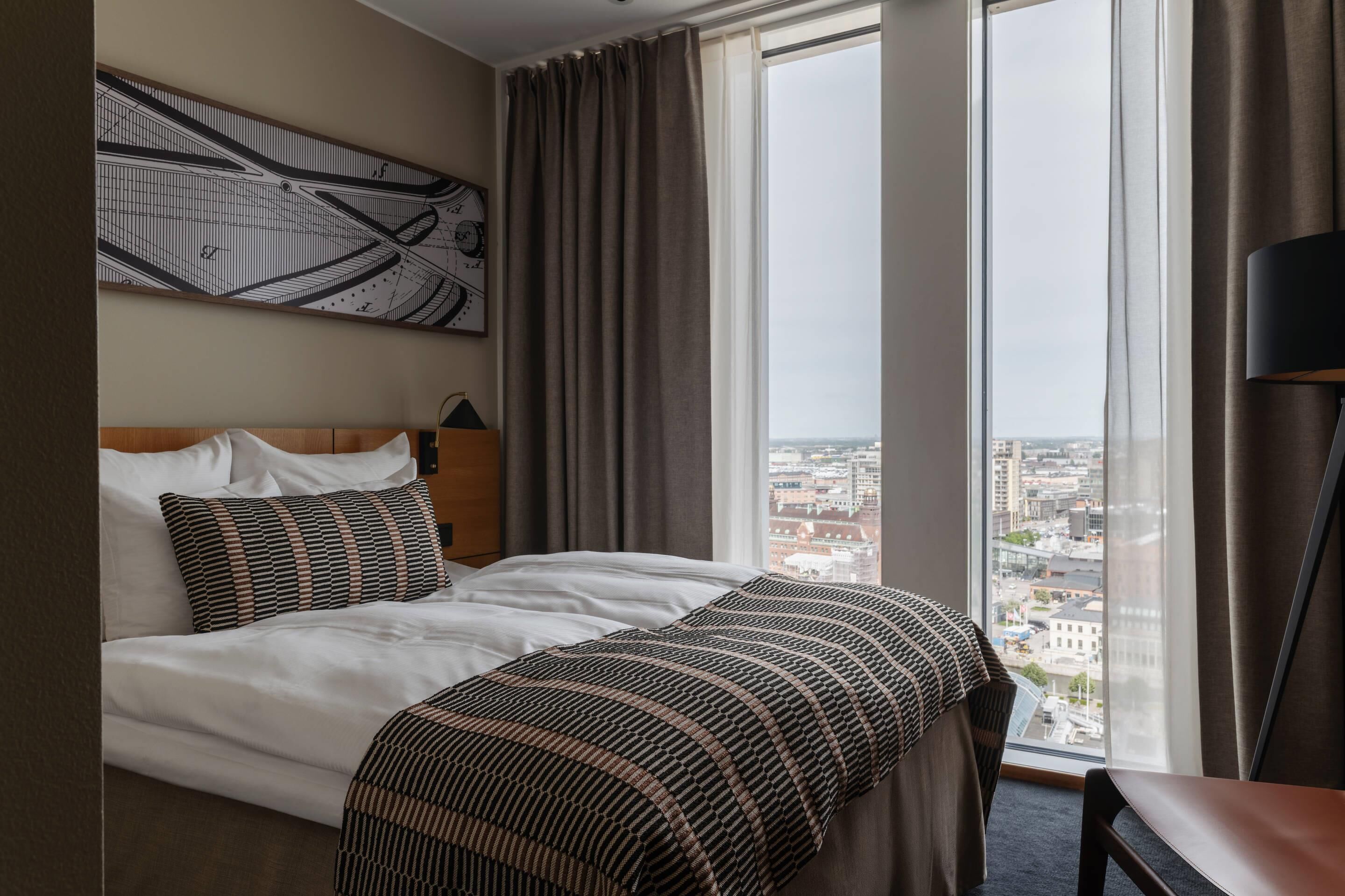 Ropa de cama hipoalergénica y minibar 