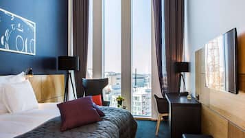 Hypo-allergenic bedding, minibar, in-room safe, desk