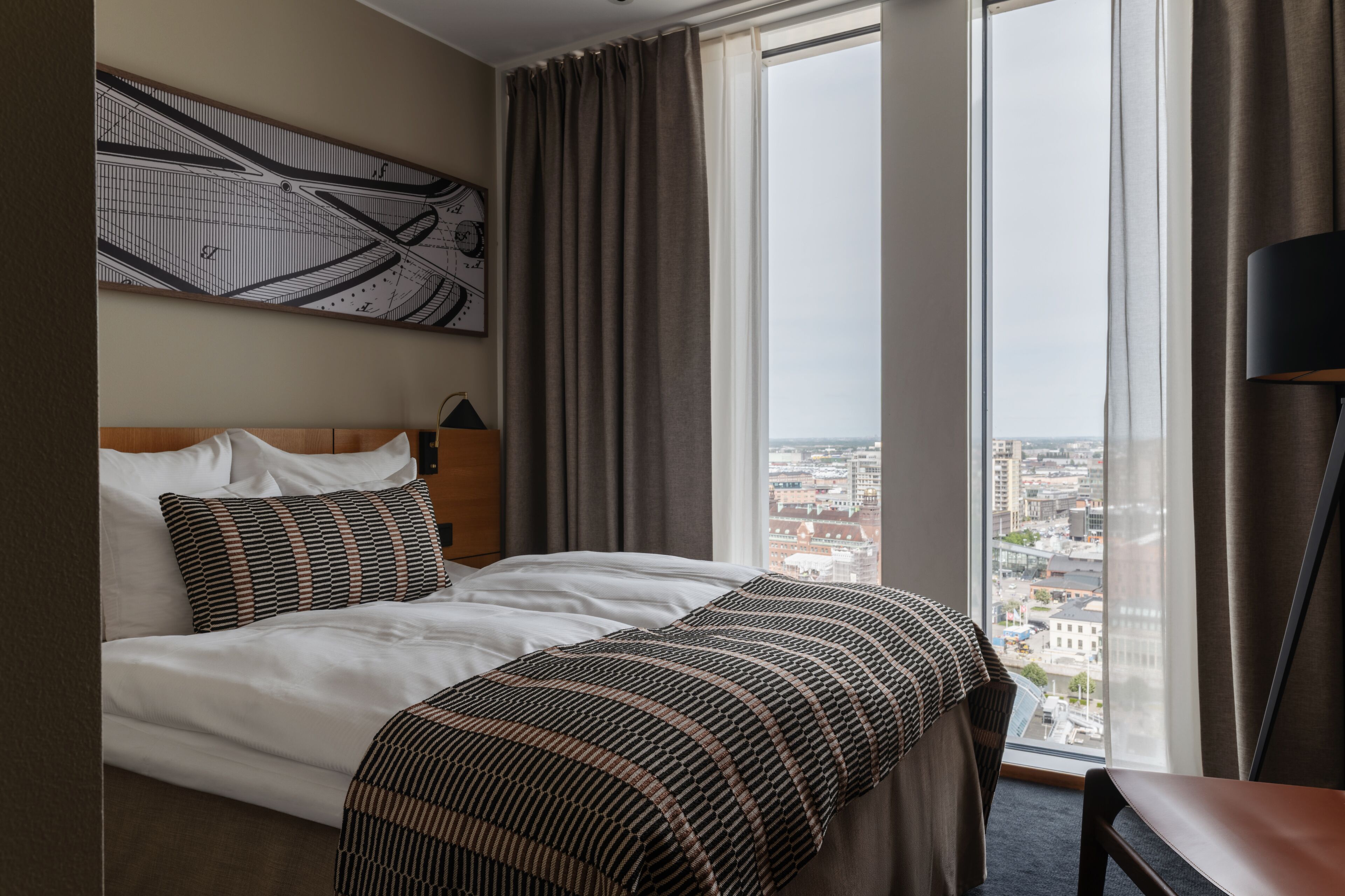 Standard Double Room | Hypo-allergenic bedding available, minibar, in-room safe, desk