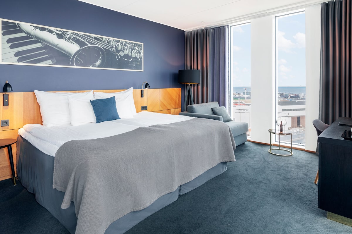 Ropa de cama hipoalergénica y minibar