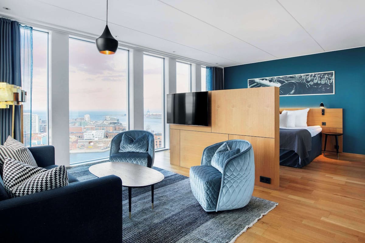 Ropa de cama hipoalergénica y minibar