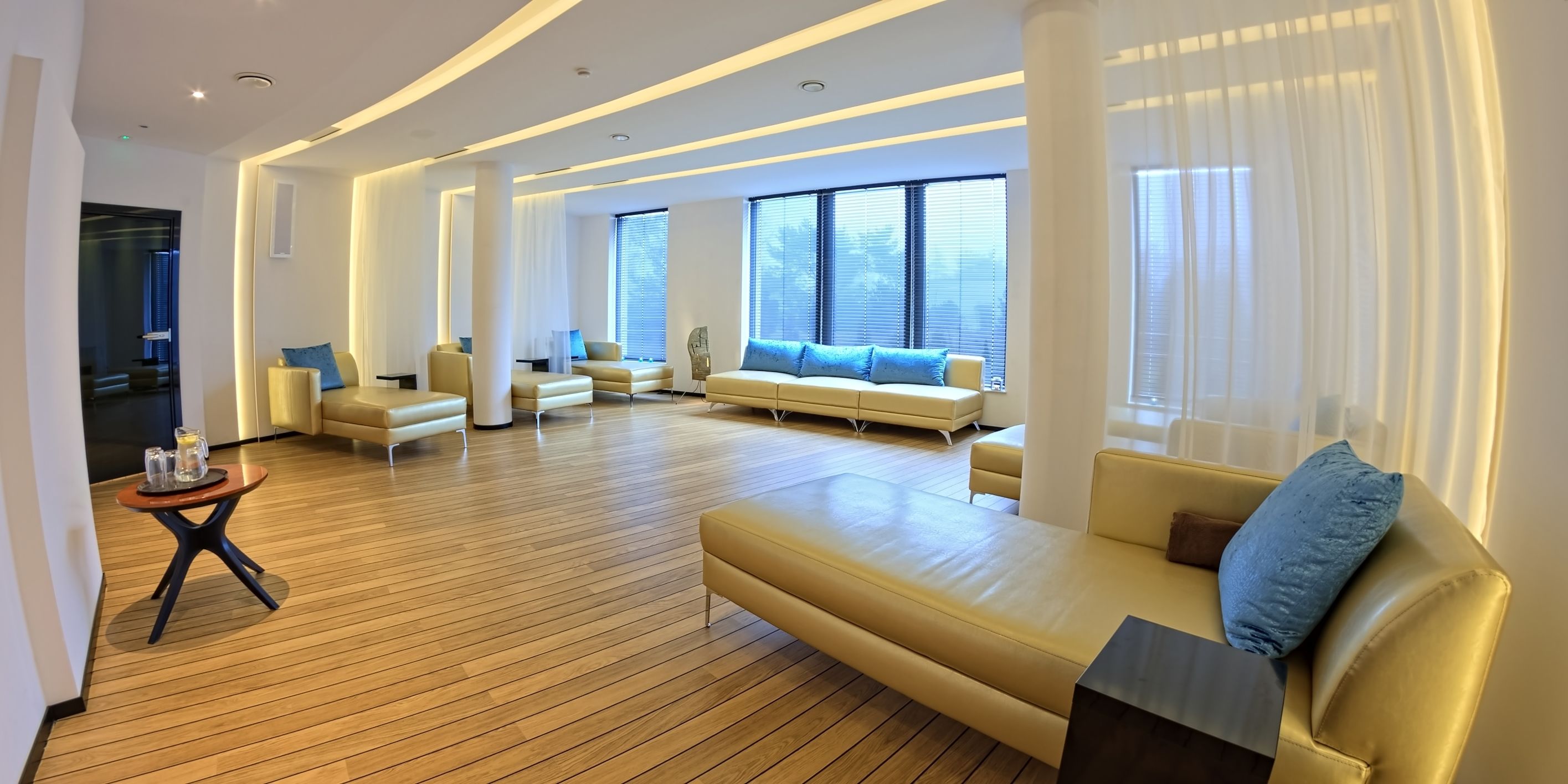 40-inch lcd tv with satellite channels, tv, pay films