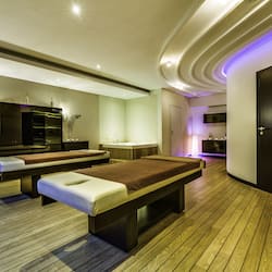 Hot tub, body treatments, aromatherapy, hot stone massages