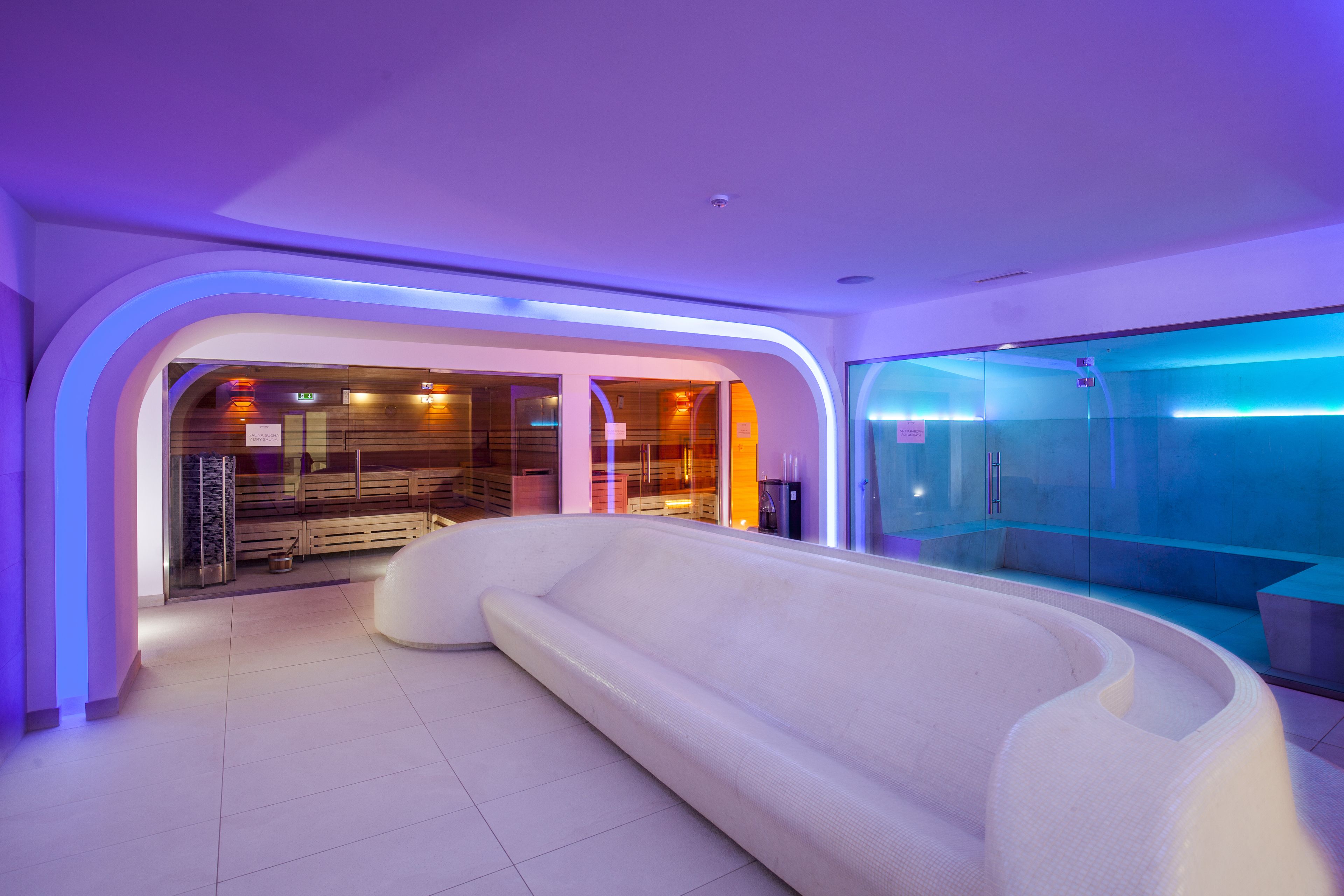 40-inch lcd tv with satellite channels, tv, pay films