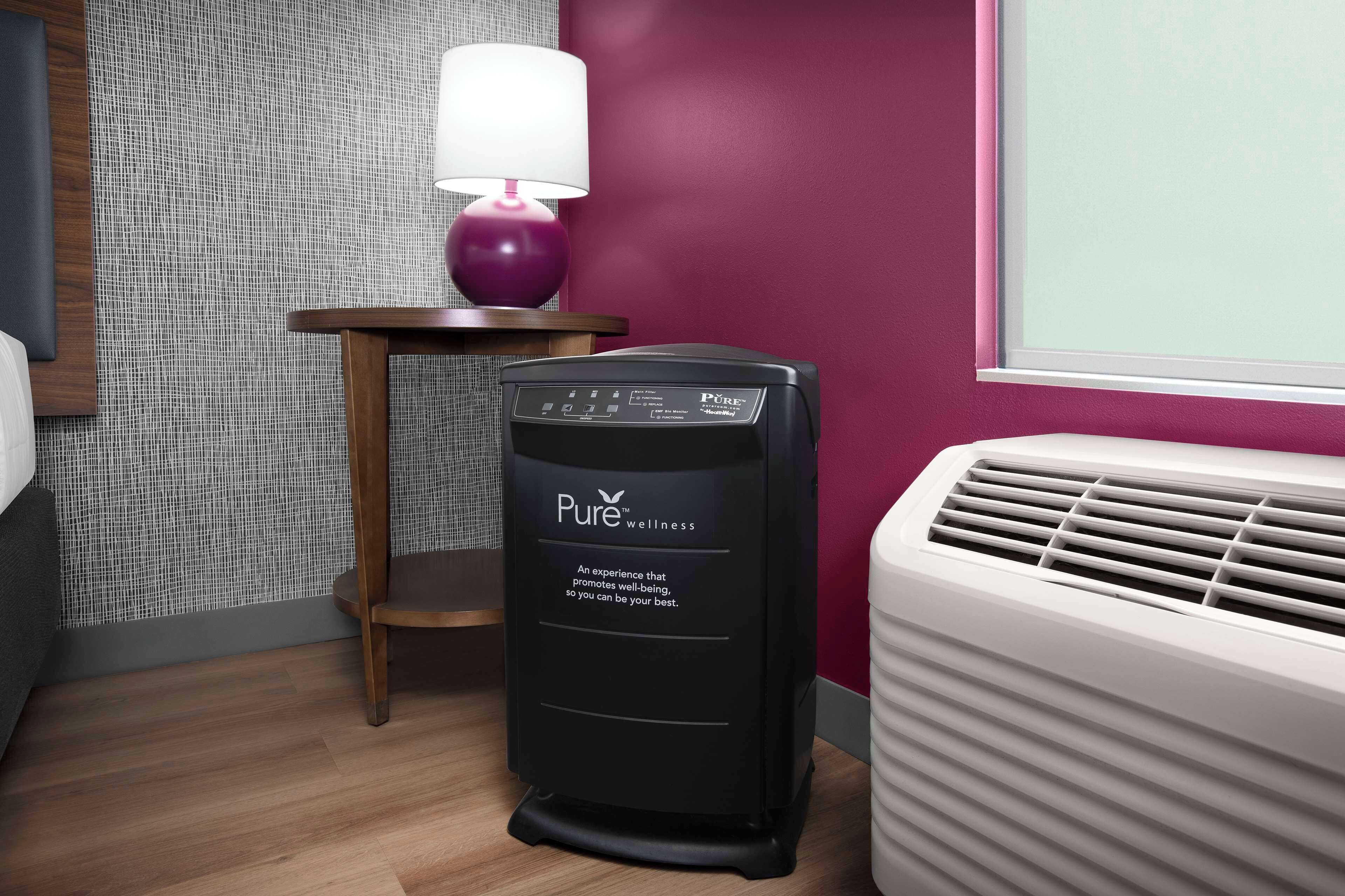 premium bedding, in-room safe, desk, laptop workspace