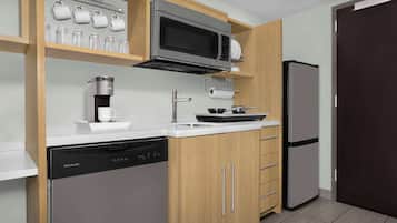 Kühlschrank, Mikrowelle, Geschirrspüler
