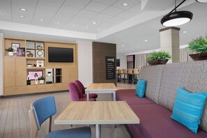 Lobby - Home2 Suites by Hilton Clarksville/Ft. Campbell (Clarksville)