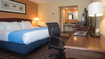 Signature Room, 1 King Bed, Non Smoking | Desk, laptop workspace, soundproofing, iron/ironing board