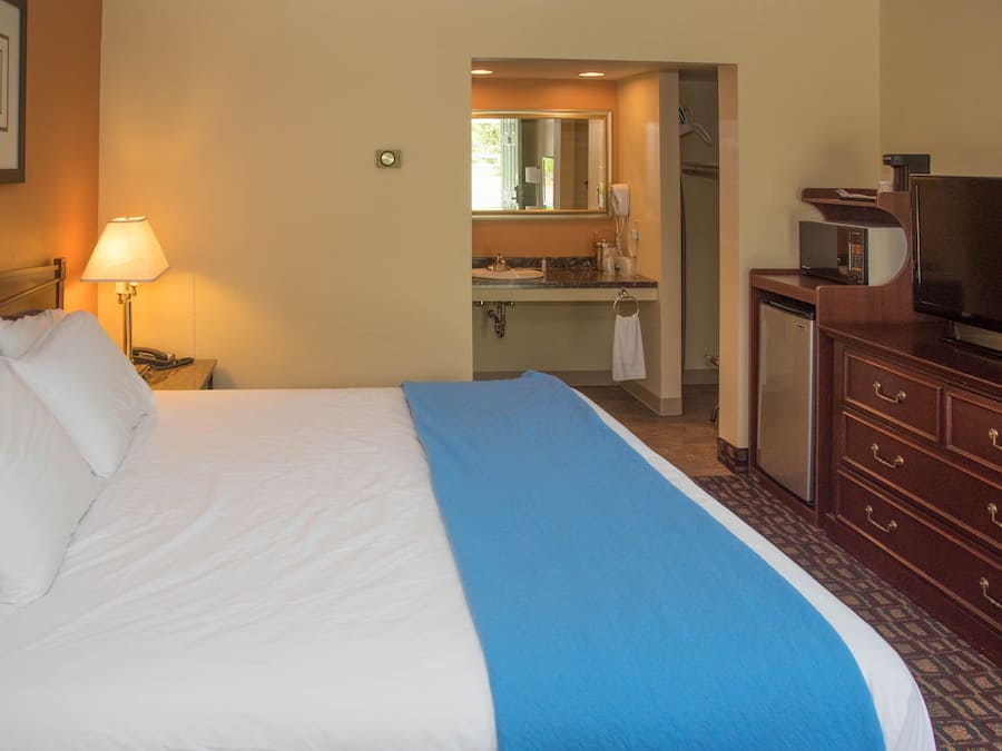 Desk, laptop workspace, soundproofing, iron/ironing board