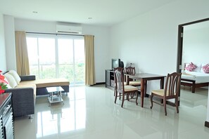 Suite | Hypo-allergenic bedding, desk, rollaway beds, free WiFi - Krabi Hipster Hotel (Krabi)