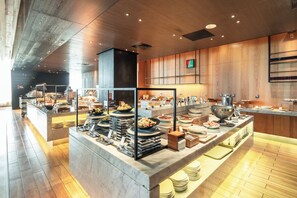 Desayuno buffet todos los días (con cargo)