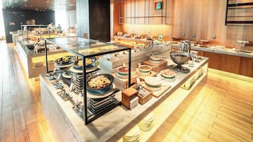 Daily buffet breakfast for a fee