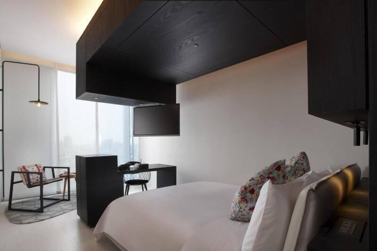 Zimmersafe, Verdunkelungsvorhänge, schallisolierte Zimmer