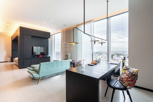 Presidential Studio Suite | In-room safe, blackout drapes, soundproofing, free WiFi