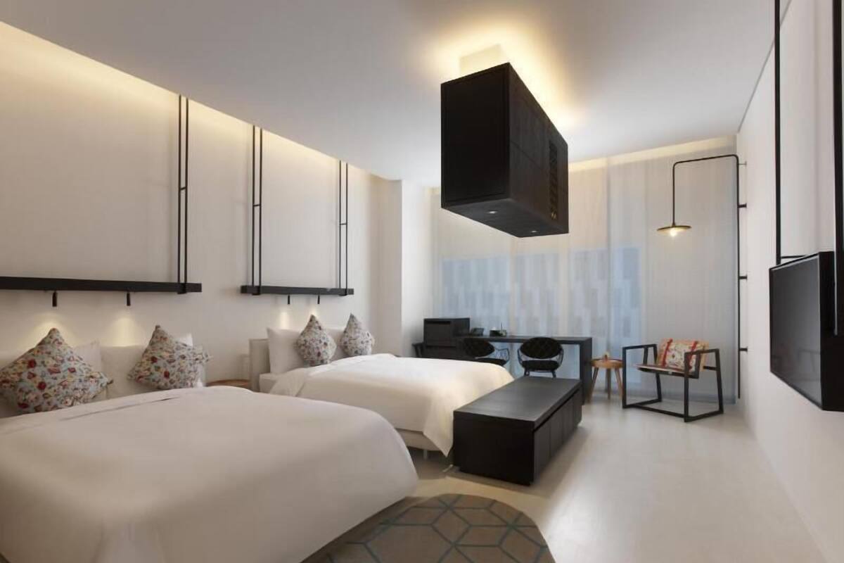 Zimmersafe, Verdunkelungsvorhänge, schallisolierte Zimmer