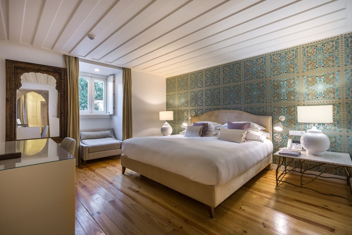 Premium bedding, down duvets, pillow-top beds, free minibar items