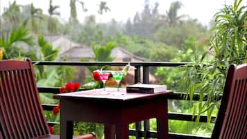 Biệt thự, 2 phòng ngủ | Ban công