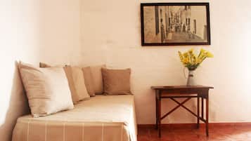 Comfort Double Room | In-room safe, individually decorated, individually furnished