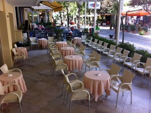 Terrace/patio - Hotel Angela (Misano Adriatico)