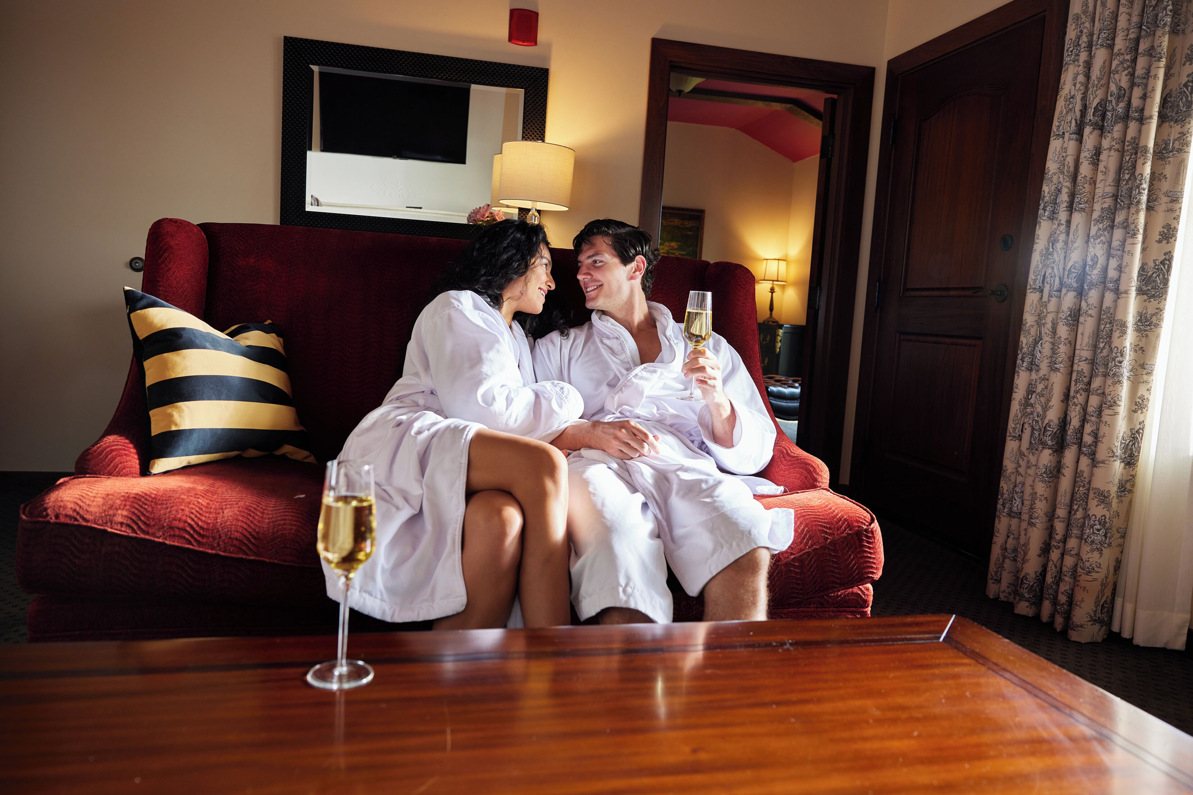 suite, 1 king bed, patio, garden view (garden view 1 bedroom suite king pati) | living area | flat-screen tv