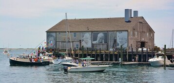 Queen Waterfront | Beach/ocean view