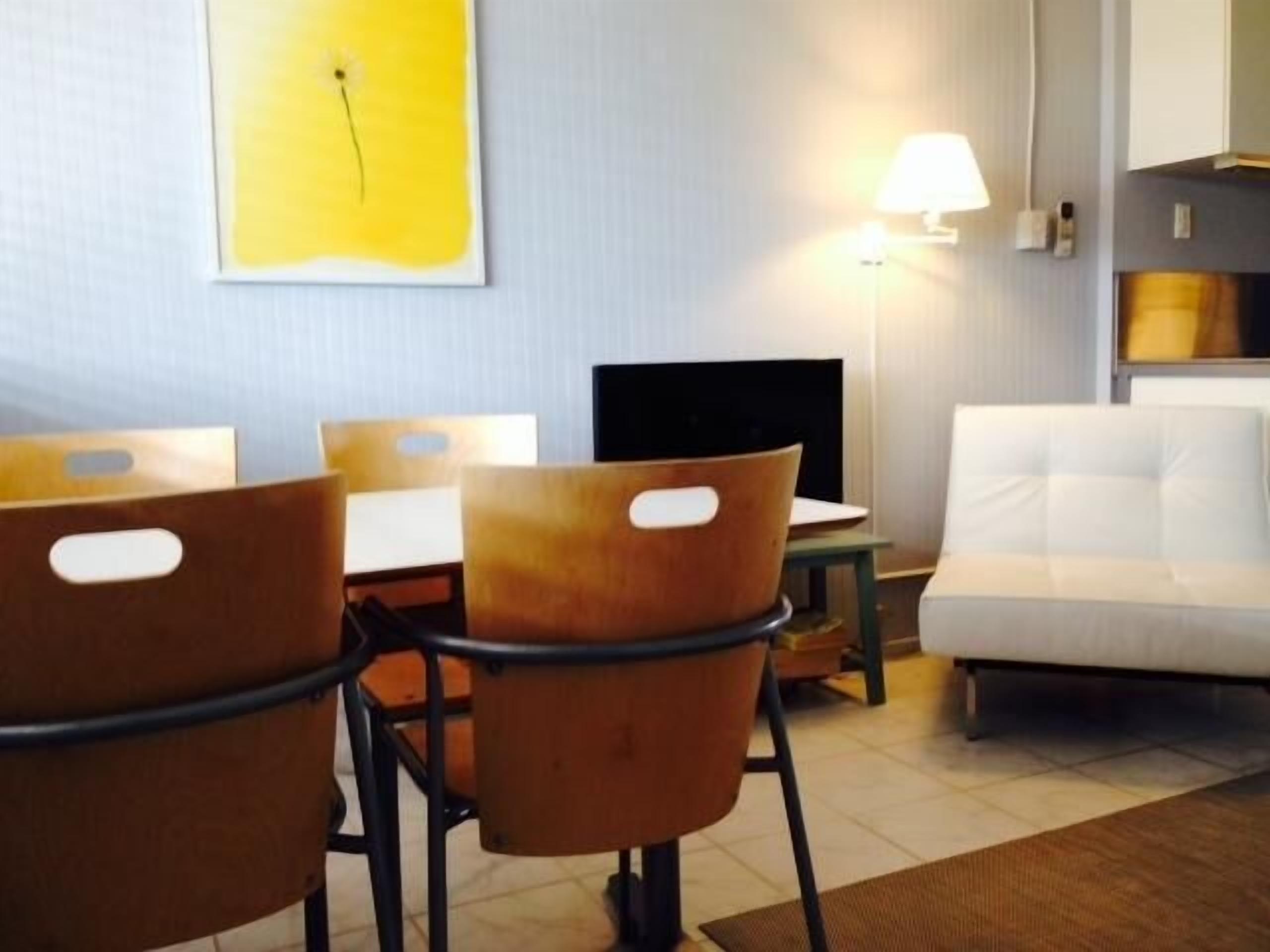 studio | living area | tv