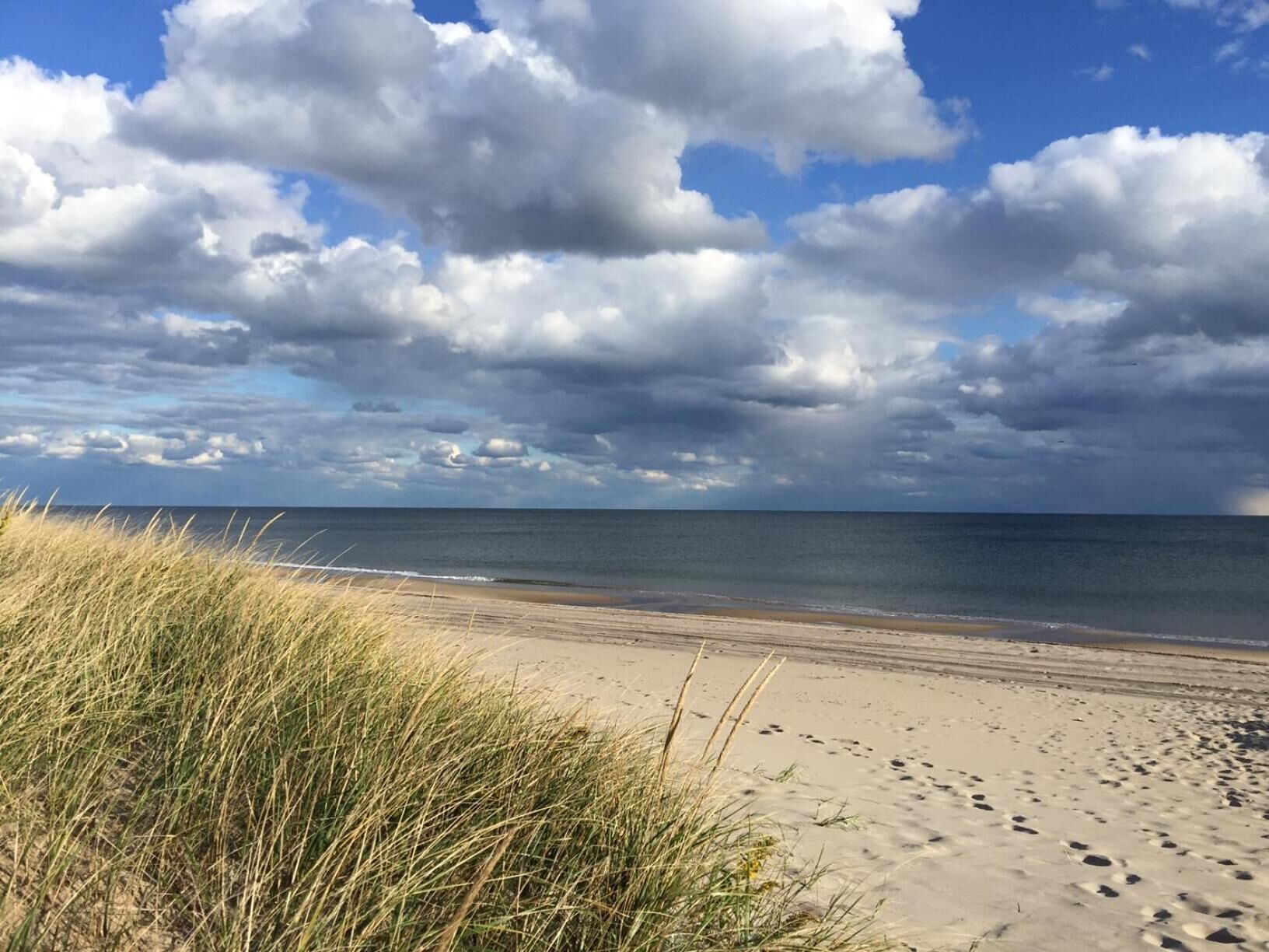 private beach, white sand, sun-loungers, beach umbrellas