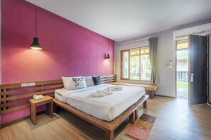 Habitació Deluxe, 1 llit doble | Minibar gratuït, caixa forta a l'habitació i escriptori 