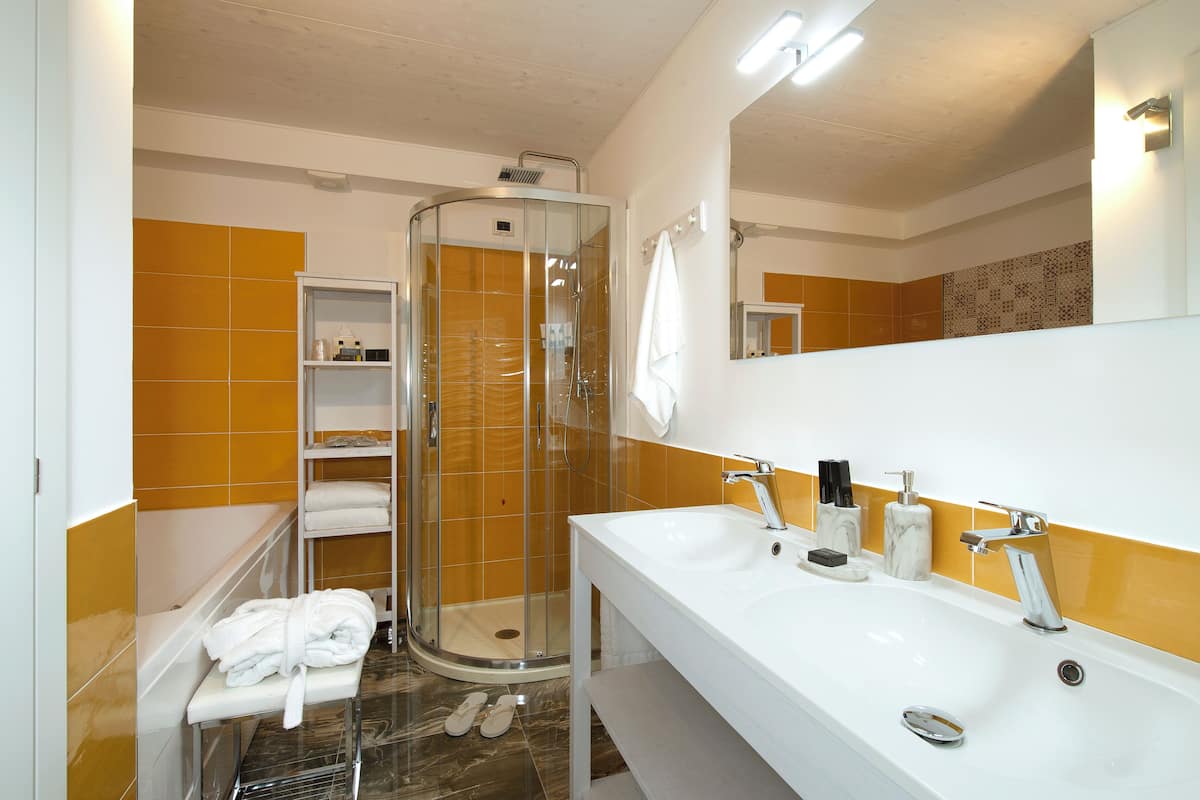 rainfall showerhead, free toiletries, hair dryer, bathrobes