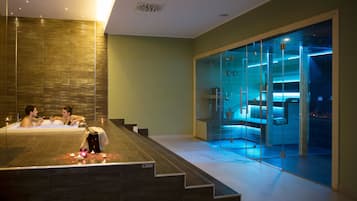 Espace de soins pour les couples, sauna, bain à remous, hammam, hammam