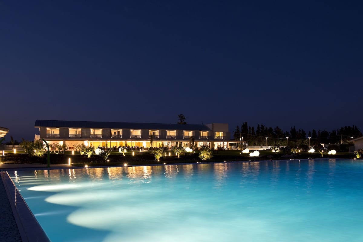 indoor pool, 2 outdoor pools, open 9:30 am to 7:00 pm, pool umbrellas