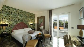 Luksussuite, spabadekar, anneks | Sengetøy av topp kvalitet, memory foam-senger, minibar og safe på rommet