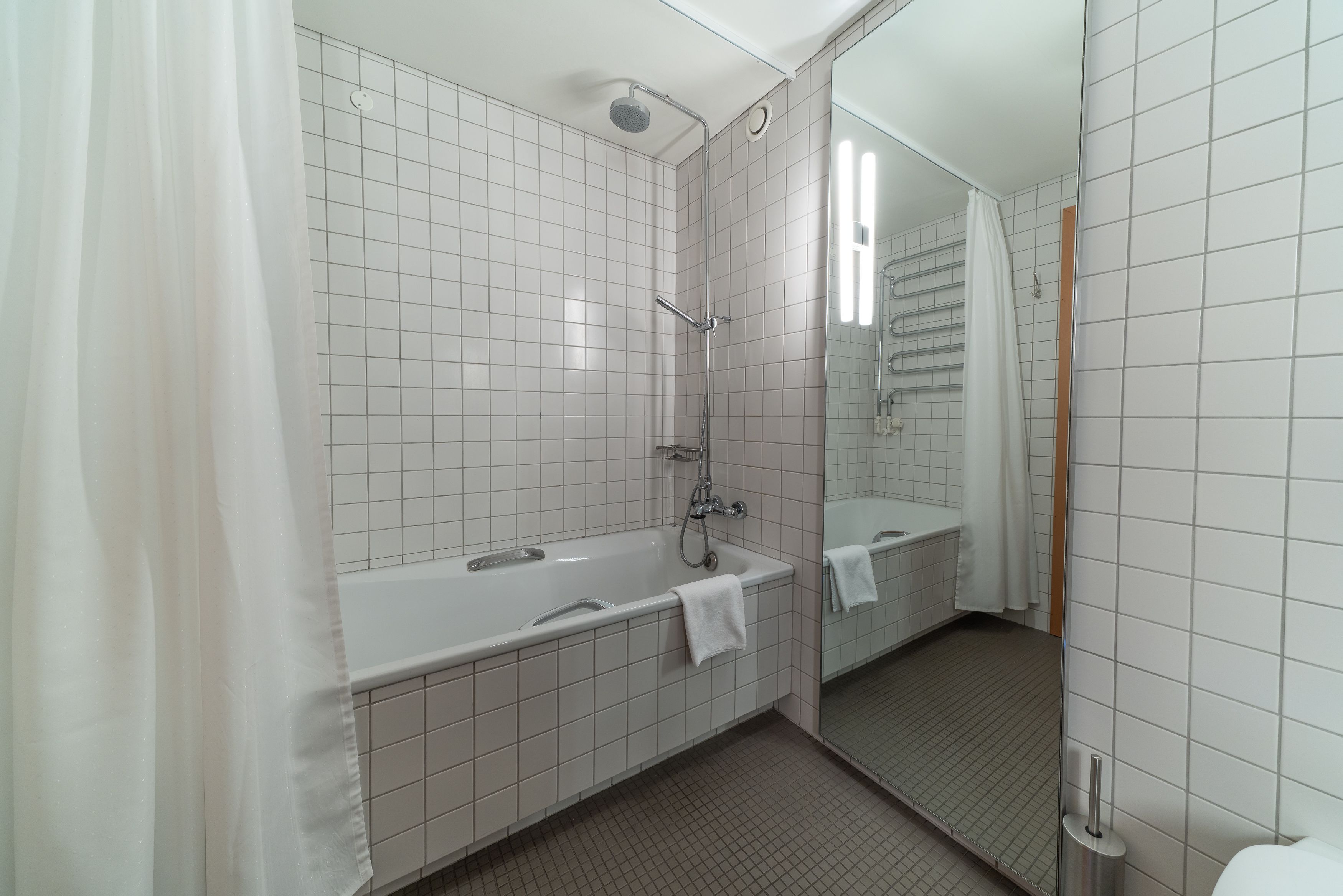 deluxe double room, 1 bedroom, city view | deep-soaking bathtub