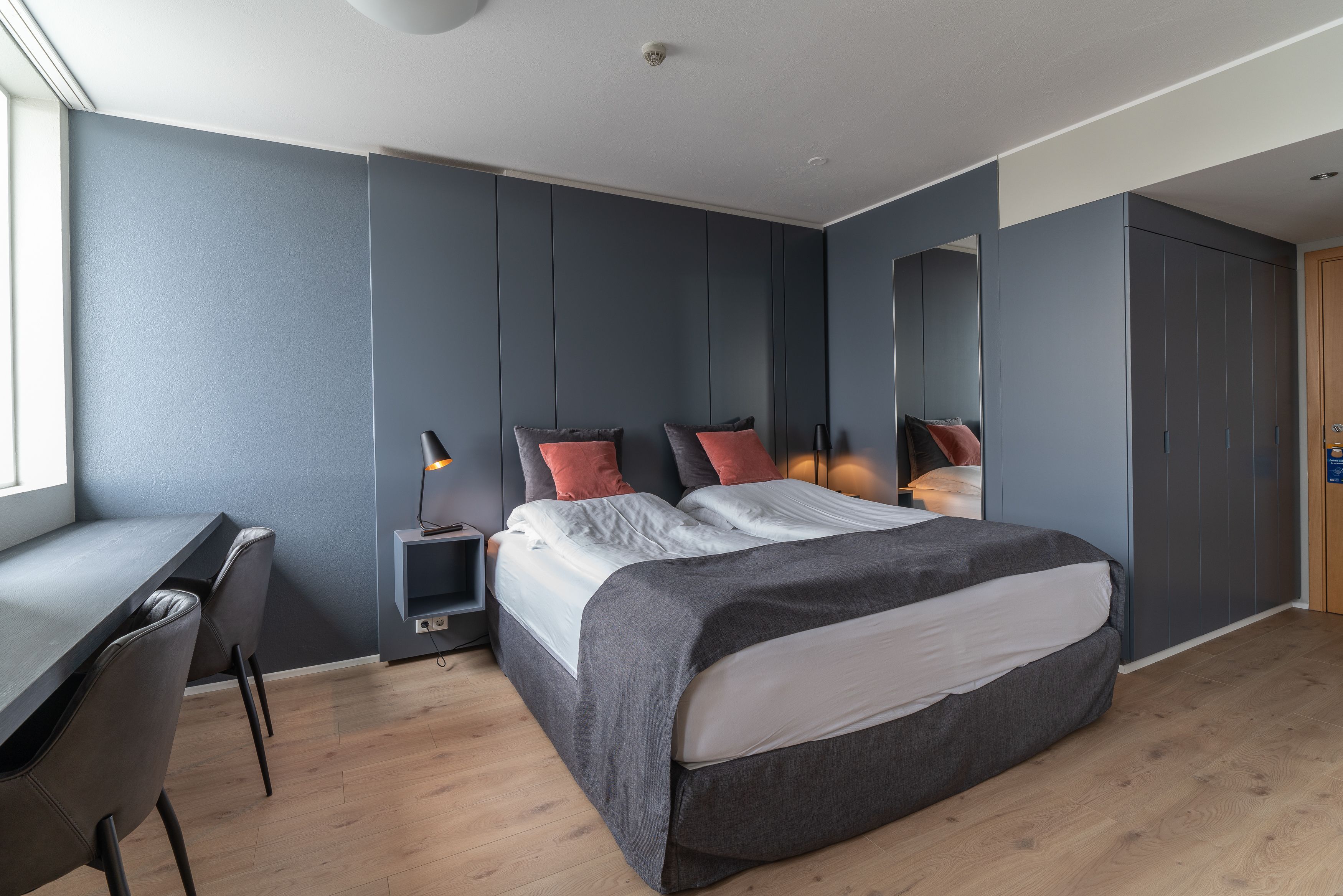 deluxe double room, 1 bedroom, city view | desk, laptop workspace, blackout curtains, soundproofing