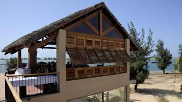 Breakfast, lunch, dinner served; international cuisine, sea views