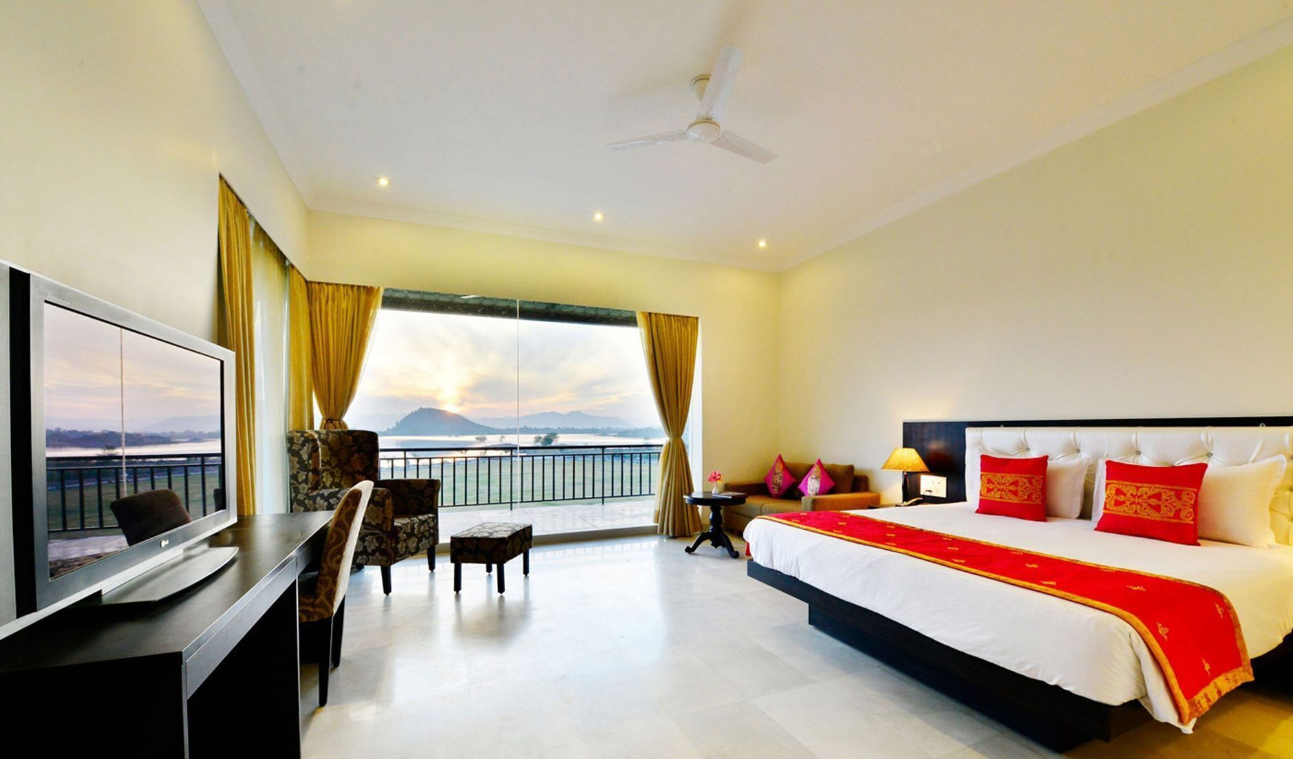 埃及棉床单、高档床上用品、记忆海绵床垫、迷你吧