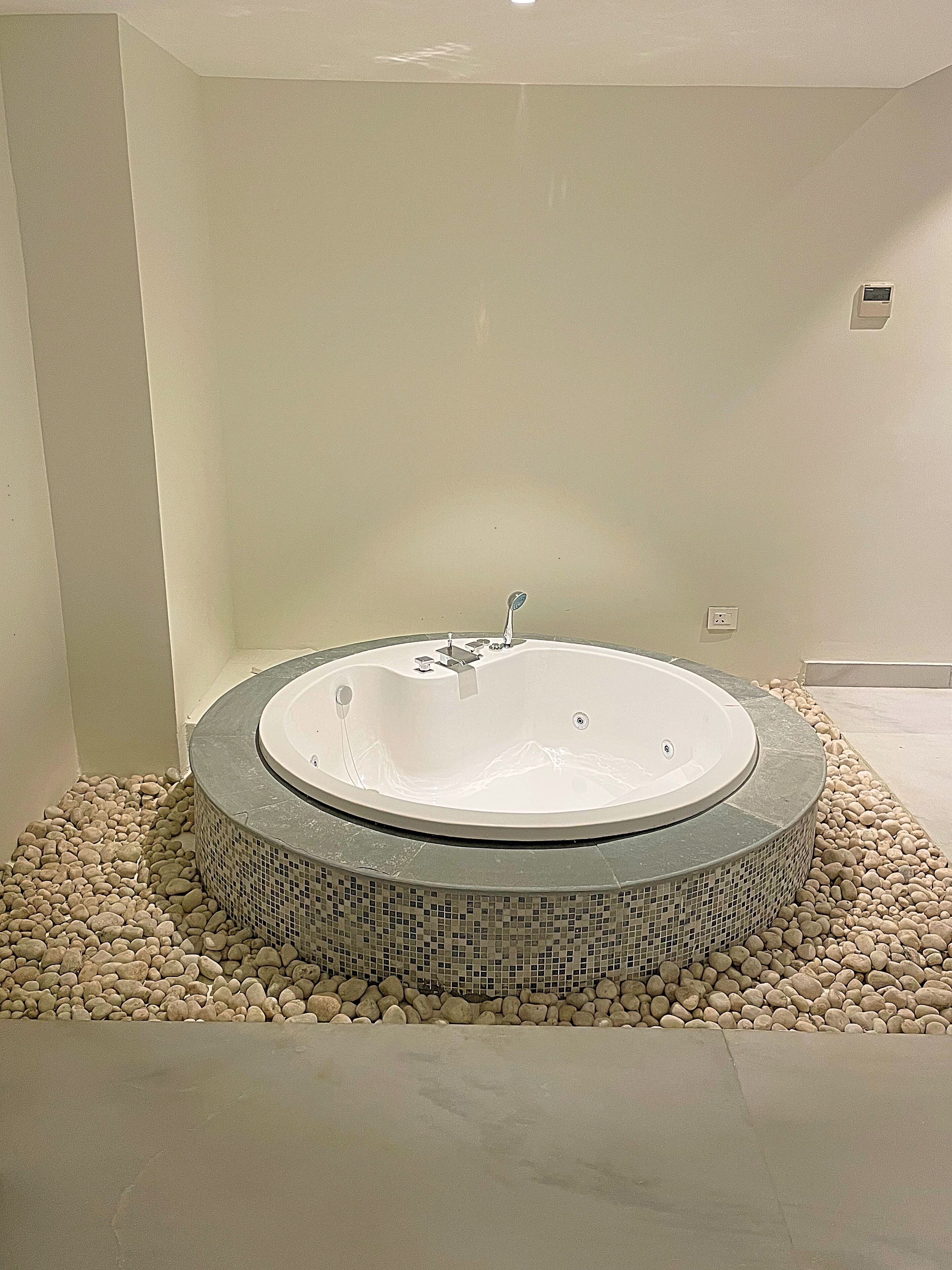 luxury studio suite | private spa tub