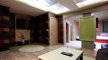 VIP | Living area | LED TV, computer, pay movies