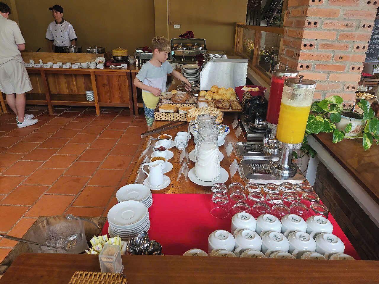 free daily full breakfast