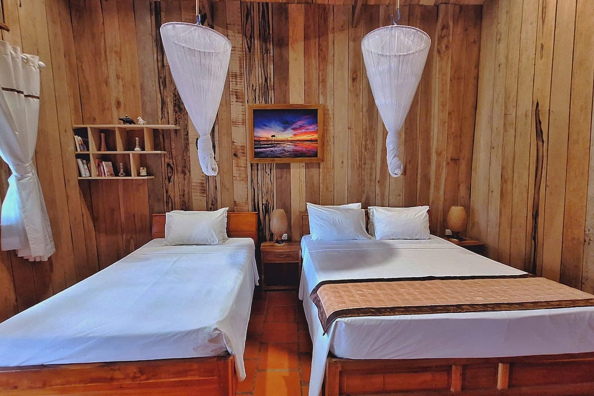 bungalow triple with garden view | minibar, in-room safe, desk, blackout curtains