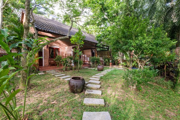 Superior Room, Garden View (30 Meters From The Beach) | Garden view