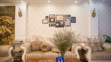 로비 좌석 공간