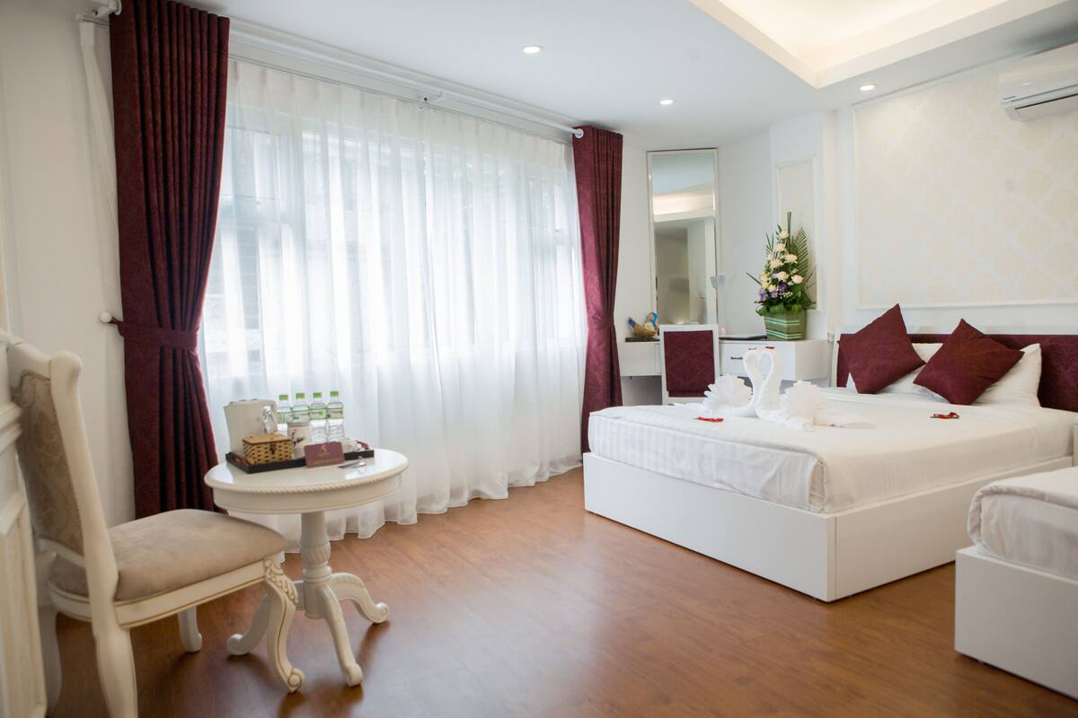 Shower, free toiletries, hair dryer, bathrobes