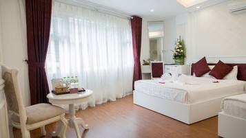 Chuveiro, produtos de toalete grátis