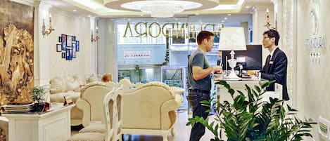 Check-in/check-out kiosk