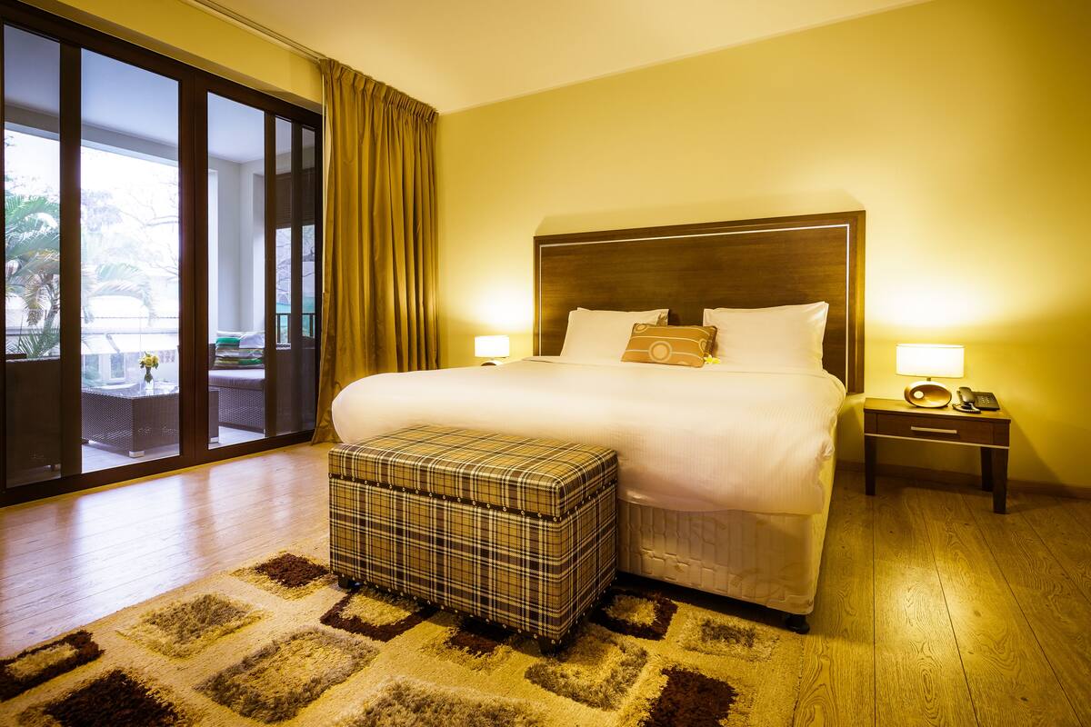 Suite | Minibar, in-room safe, desk, blackout drapes