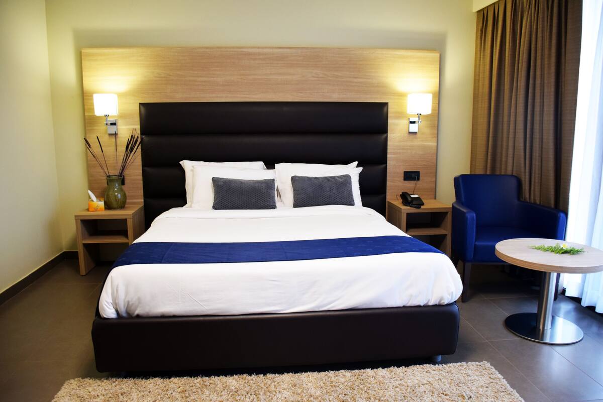 Minibar, in-room safe, desk, blackout drapes
