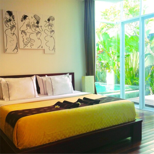 1 bedroom, premium bedding, in-room safe, desk